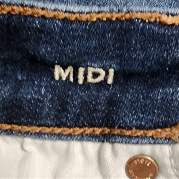 American Eagle Denim Distressed Shorts Size 6 - Picture 5 of 8